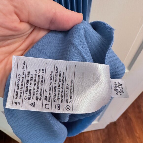 Vince sleeveless satin accordion pleated dress L spaghetti straps, waist tie - Picture 6 of 10